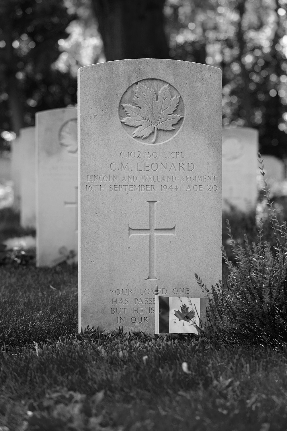 LEONARD, CAMERON MATHEW - Lincoln and Welland Regiment, R.C.I.C.