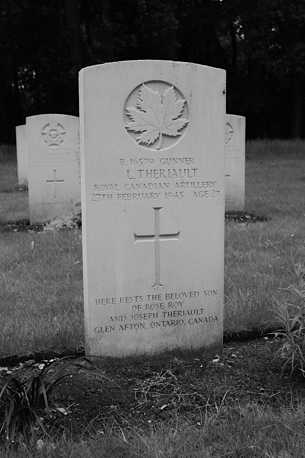 THERIAULT, LIONEL - 17 Field Regiment, R.C.A.